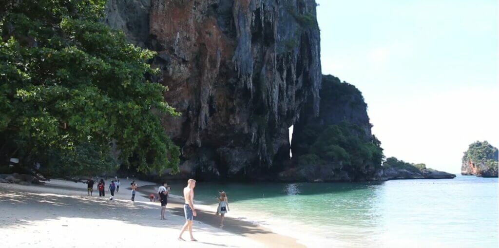 la plage de Phra Nang